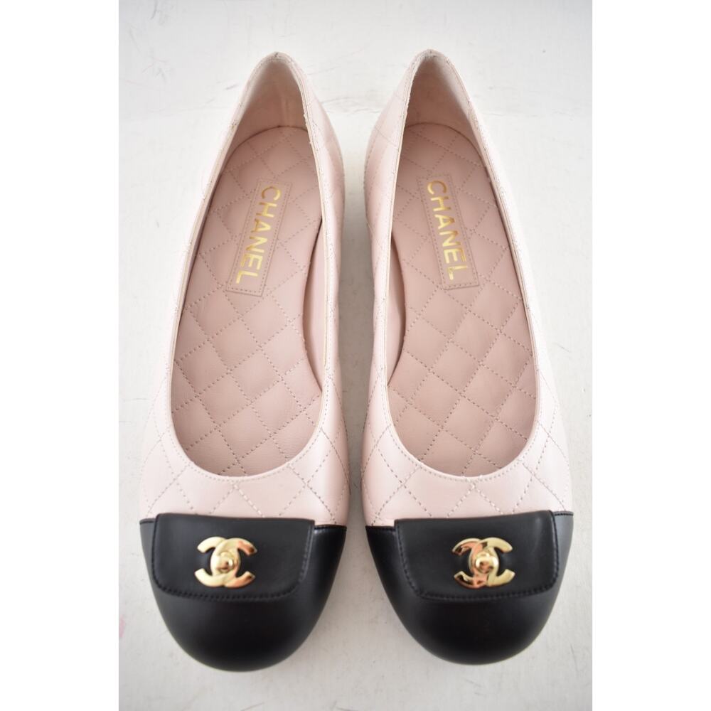 Chanel 24B Pink Black Turnlock Gold CC Logo Quilted Ballet Ballerina Flat 38 - Picture 5 of 15
